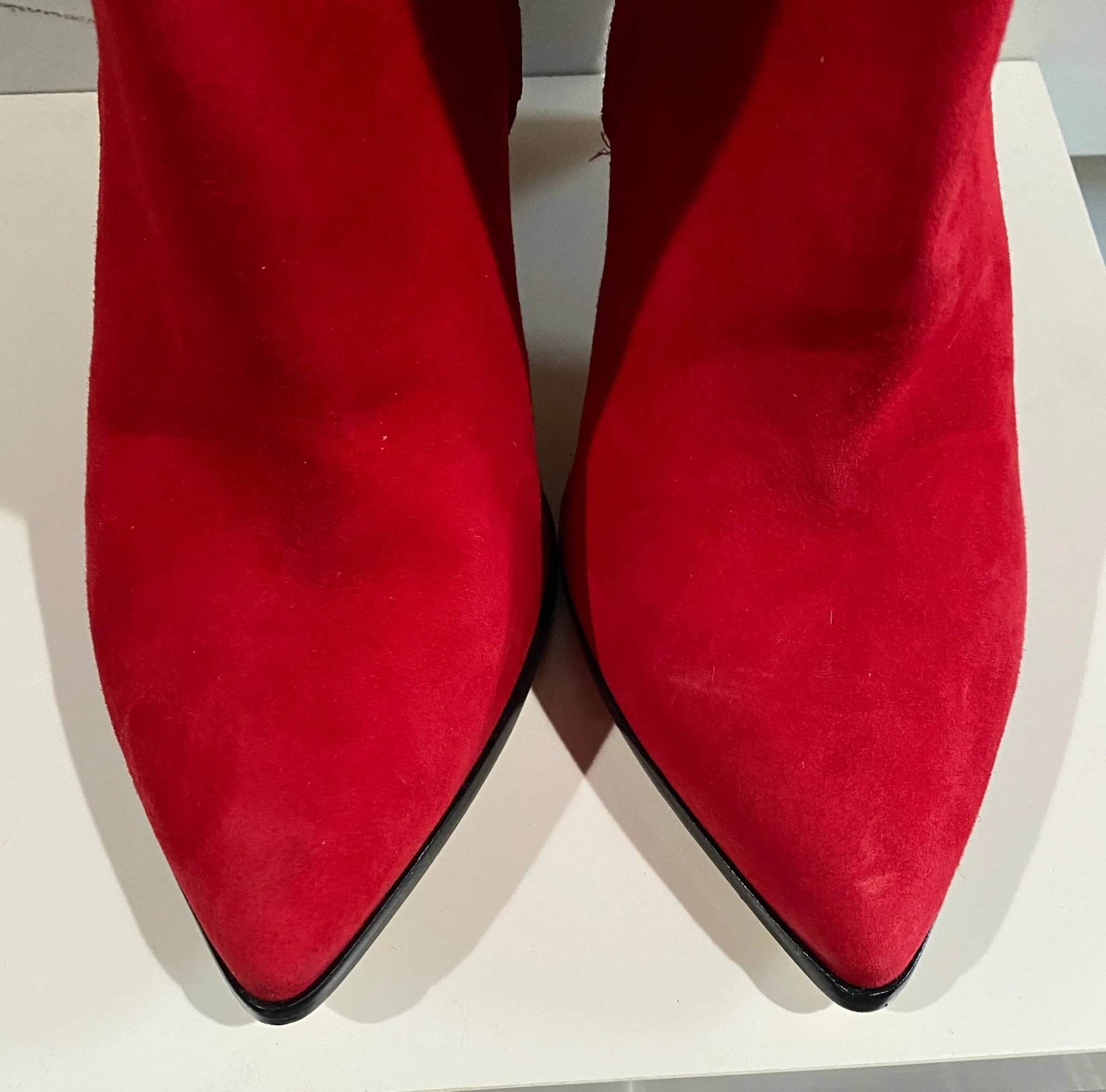 AURORA - RED SAMPLE 9