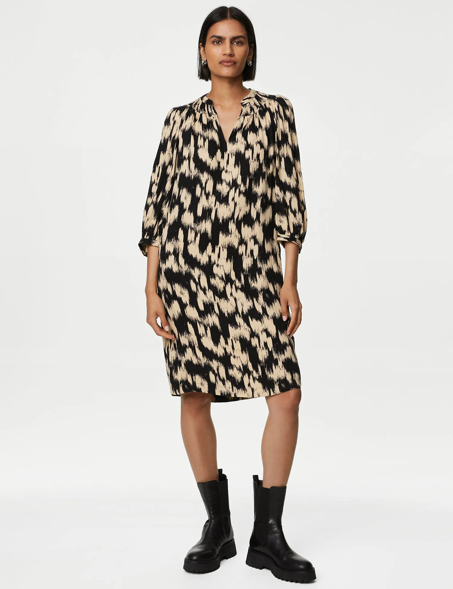 Printed V-Neck Knee Length Shift Dress